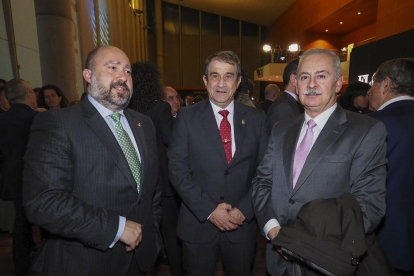 Ricardo G. Ureta, Juan Miguel Recio y Luis Gibert.