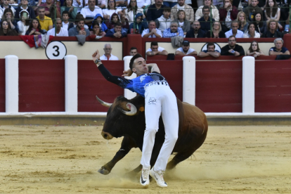 Concurso de Cortes de Valladolid.- JOSÉ SALVADOR