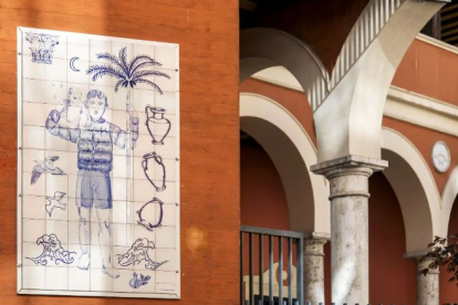 Nuevo mural ural 'Cruzando las aguas revueltas', de Los Bravú, en el Atrio de San Felipe Neri. -CREART VALLADOLID