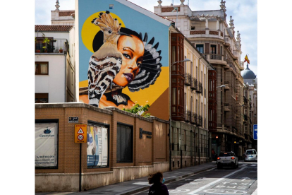 Mural 'Mirar al futuro con alas de libertad, libertad, y respeto' en la calle López Gómez, 24. -CREART
