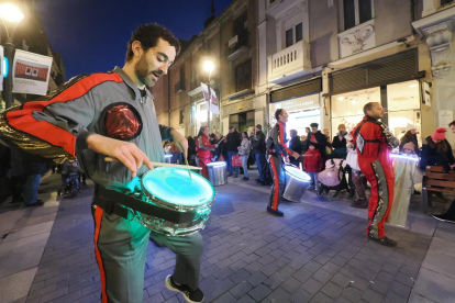 Batucada de Carnaval en las calles de Valladolid. -PHOTOGENIC.