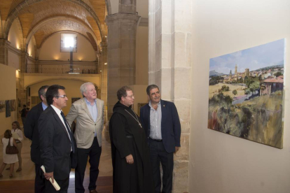Inauguración de la exposición de las obras seleccionadas en la primera edición del Premio Silos de Pintura Rápida en el que participaron más de un centenar de artistas de todo el país. Estuvieron presentes el presidente de la Fundación Silos, Antonio Ménd-ICAL