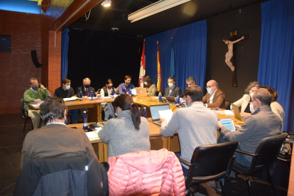 Pleno extraordinario del Ayuntamiento de Simancas para la aprobación de los presupuestos para 2022.- E. M.