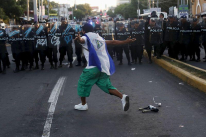 Marcha contra Daniel Ortega en Nicaragua-ESTEBAN BIBA (EFE)