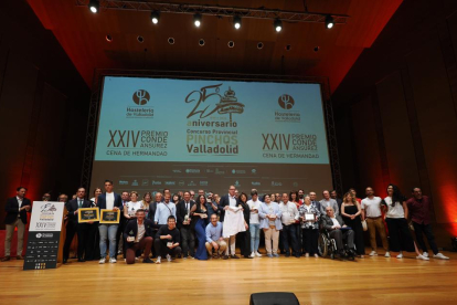 Foto de los ganadores en la gala del Concurso Provincial de Pinchos Valladolid 2023. -PHOTOGENIC