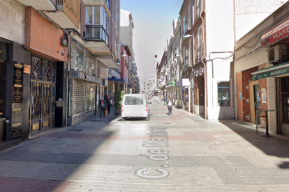Calle Mantería de Valladolid donde se cometió el robo en una joyería. -GSW