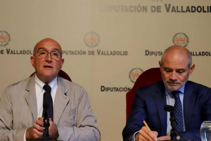Los presidentes de la Diputación de Valladolid, Jesús Julio Carnero, y de la Cámara de Comercio, Víctor Caramanzana, presentan el Programa de Mejora de la Competitividad del Sector Turístico de la provincia-ICAL