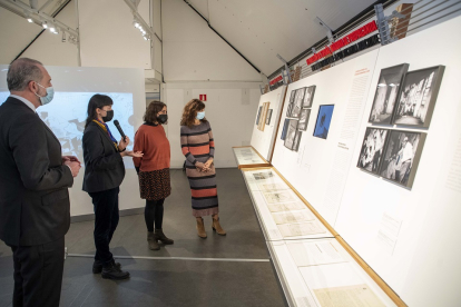 La Fundación 'La Caixa', el Museo Reina Sofía y el Ayuntamiento de Valladolid presentan la exposición ‘Picasso. El Viaje del Guernica', en la Plaza de San Pablo de Valladolid. -ICAL