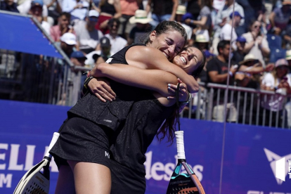 Gemma Triay y Alejandra Salazar celebran el triunfo en Valladolid./ WPT