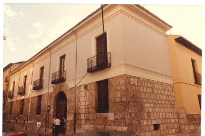 Imagen lateral de la Casa Revilla en 1984.- ARCHIVO MUNICIPAL DE VALLADOLID