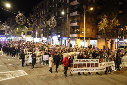 Manifestación del 25-N por las calles de Salamanca.- ICAL