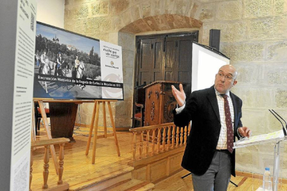 El presidente de la Diputación, Jesús Julio Carnero, analiza las cifras de turismo de la legislatura en Nava del Rey-E. M.