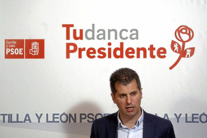 Luis Tudanca, en un momento de la rueda de prensa de este miércoles en la sede del partido.-ICAL