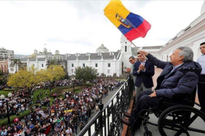 El presidente de Ecuador, Lenín Moreno, en el balcón del Palacio de Carondelet en Quito.-AFP