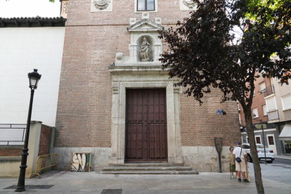 Convento de las Descalzas Reales en la Avenida Ramón y Cajal del barrio de San Martín.- J.M. LOSTAU