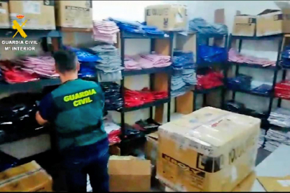 Imagen de la Guardia Civil en la operación contra falsificaciones.- SUBDELEGACIÓN DEL GOBIERNO
