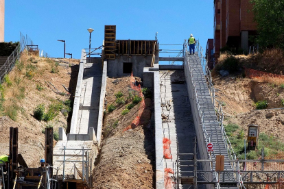 Estado de las obras del elevador de la ladera norte de Parquesol. - PHOTOGENIC