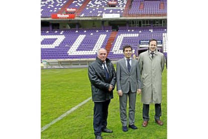 Alfonso Feijoo, Lahuerta y ‘Hansen’ en la final de Copa del Rey en Zorilla.-J.M.L.