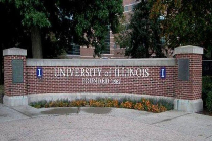 La fachada de la Universidad de Illinois, en EEUU.-
