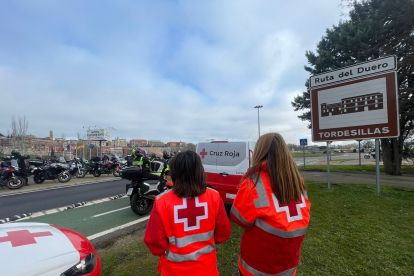 Treinta y cinco personas voluntarias y siete vehículos de Cruz Roja y Cruz Roja Juventud participarán este fin de semana en la cobertura sanitaria.