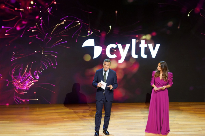 María Núñez y Antonio Renedo, presentadores de CyLTV Noticias en la presentación de la nueva temporada de Castilla y León Televisión (CyLTV).- ICAL