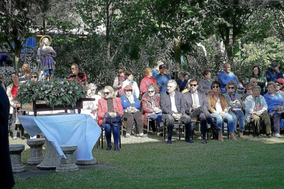 El alcalde de Valladolid, Óscar Puente, acude a la misa en honor de San Isidro.-E.M.