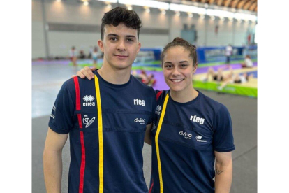 David Franco junto a su compañera en la selección, Melania Rodríguez, en Rimini. / RFEG