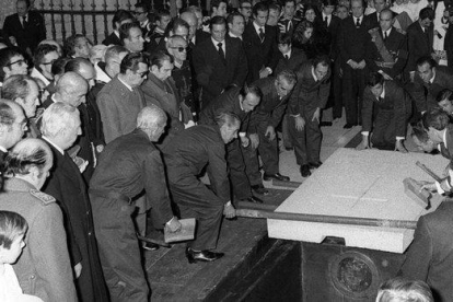 Un momento del entierro de Francisco Franco.-EFE