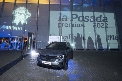 El nuevo Renault Austral acaparó el protagonismo a la entrada del auditorio Miguel Delibes.- PHOTOGENIC