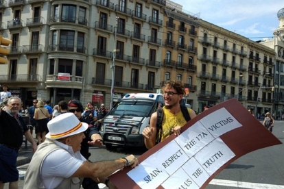 Pequeño altercado en el centro de Barcelona por el aniversario de los atentados.-EUROPA PRESS