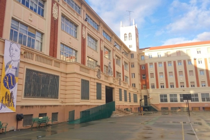 Patio del Colegio La Salle de Valladolid. -E.PRESS