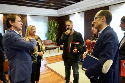 El presidente de la Junta de Castilla y León, Alfonso Fernández Mañueco, se reúne con representantes de la Plataforma Soria Ya!-ICAL