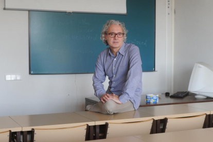 José Luis González, coordinador del proyecto, en las instalaciones de la Facultad de Educación de la Universidad de Burgos.-ISRAEL L. MURILLO