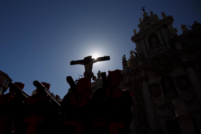 Procesión del Santísimo Cristo de la Luz, Semana Santa Valladolid. - PHOTOGENIC