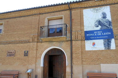 Santervás de Campos reabre el museo Ponce de León con motivo de 499 aniversario del fallecimiento del explorador. - ICAL