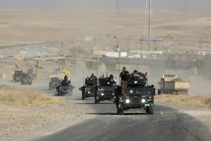 Fuerzas del ejercito iraquí avanzan sobre Mosul, en octubre del 2016.-EFE