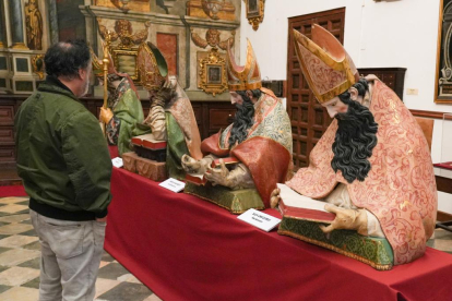 Apertura de la exhibición de los bustos-relicarios de Gregorio Fernández. J.M. LOSTAU