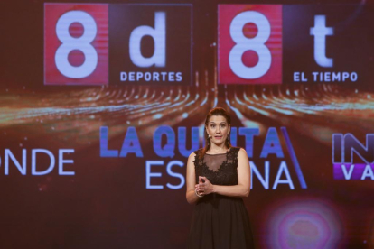 Beatriz Cabero, en un momento de la gala de La 8 Valladolid. J. M. LOSTAU