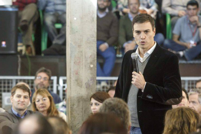 Pedro Sánchez, este sábado en la Asamblea Abierta en Burgos.-Foto: EFE
