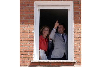 El consejero de Medio Ambiente, Vivienda y Ordenación del Territorio, Juan Carlos Suárez-Quiñones, visita dos viviendas del programa 'Rehabitare'.- ICAL
