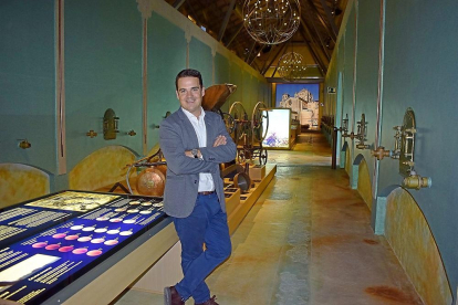 Rodrigo Burgos en una de las salas del Museo Pagos del Rey, que está situado en la localidad zamorana de  Morales de Toro.-ARGICOMUNICACIÓN