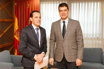 El consejero de la Presidencia, Ángel Ibáñez, mantiene un encuentro con el presidente de la Diputación Provincial de Valladolid, Conrado Íscar.