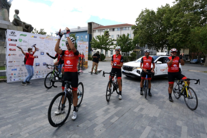 Llegada de la expedición ciclista Movimiento Ultreya a Valladolid. - ICAL