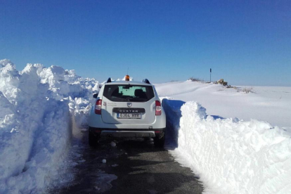 La nieve acumulada y las bajas temperaturas causan diversos problemas en Segovia.-ICAL