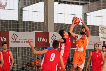 Competición de baloncesto en Fuente de la Mora.  / M. González/APDV