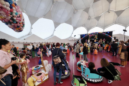 Carnavales infantiles en la cúpula del Milenio. -PHOTOGENIC