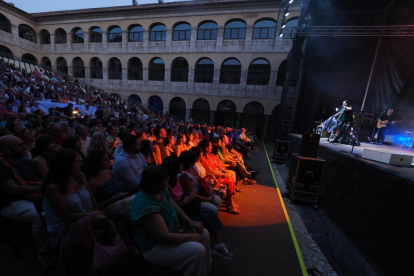 Concierto de Lila Downs en el Patio de la Hospedería de San Benito.- PHOTOGENIC