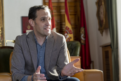 El presidente de la Diputación y del PP de Valladolid, Conrado Íscar. - J.M. LOSTAU