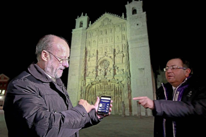 Javier León de la Riva presenta la aplicación móvil 'Ríos de Luz'-J.M.Lostau