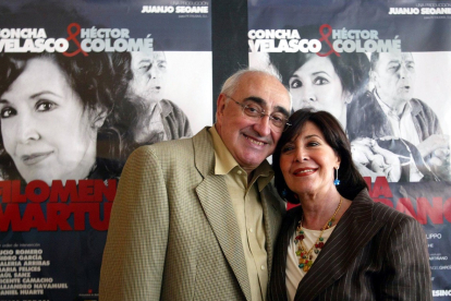 La actriz Concha Velasco junto al productor Juanjo Seoane en la presentación en Valladolid del espectáculo Filomena Marturano. -ICAL